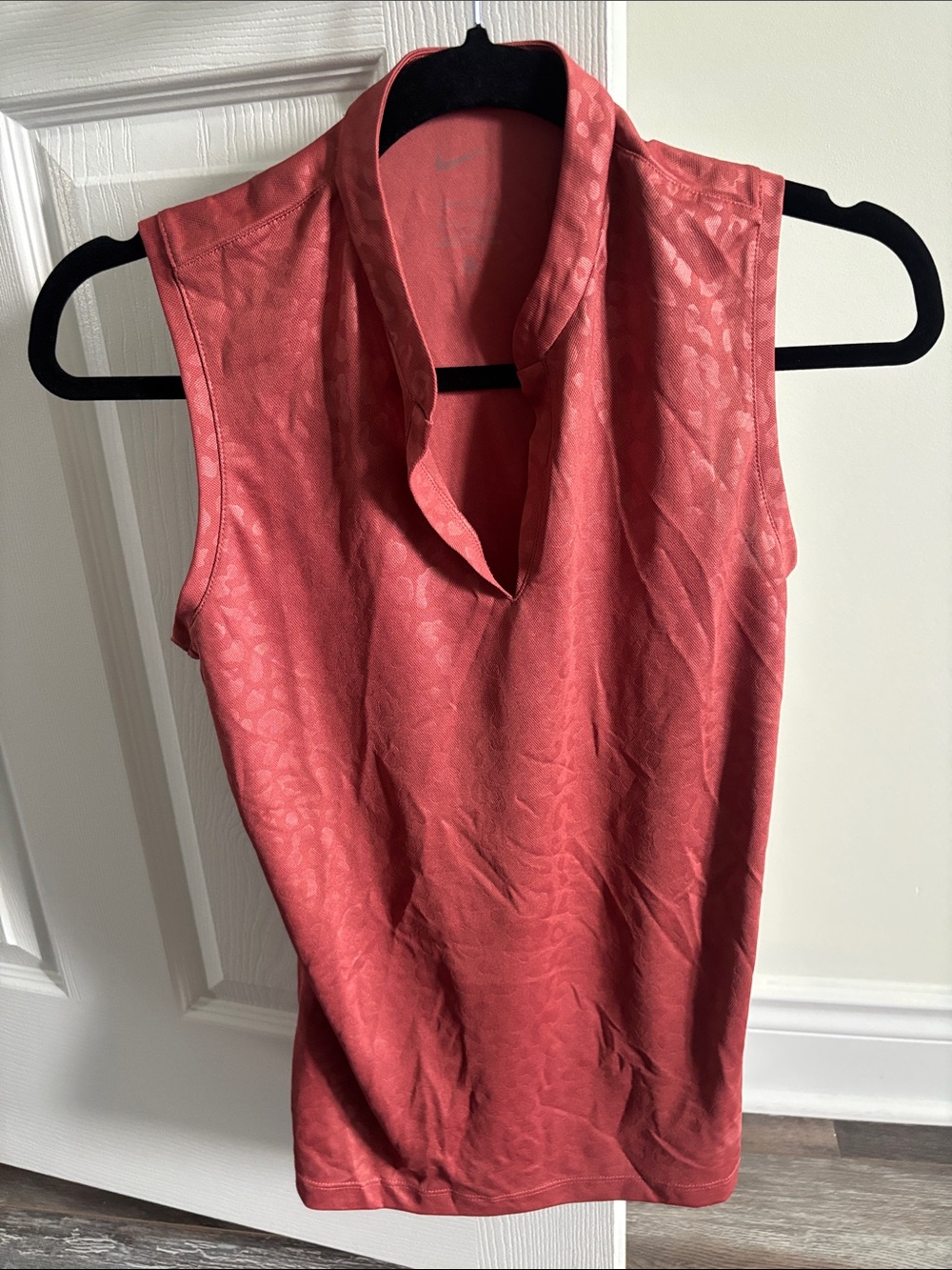 Sleeveless Nike Women's Golf Shirt - Coral Pink